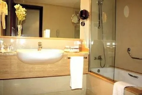 Lancelot Hotel